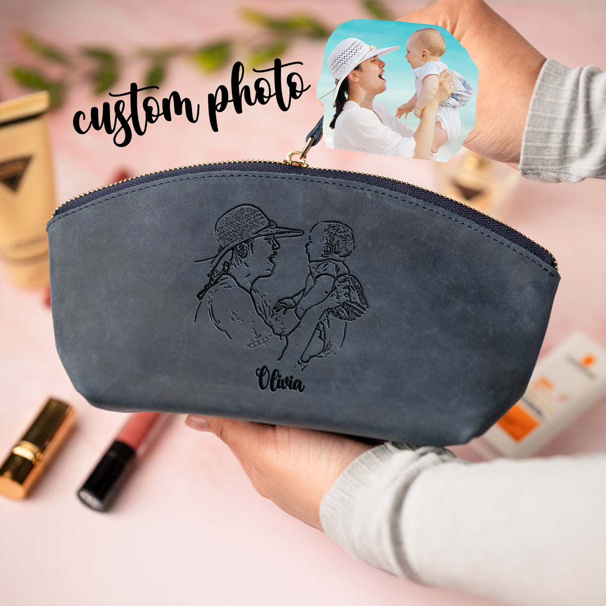 An application scenario or product detail of custom leather makeup bags - Image 9