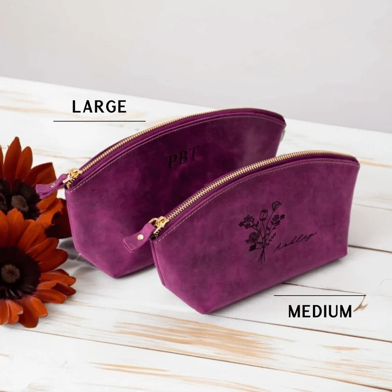 An application scenario or product detail of custom leather makeup bags - Image 11