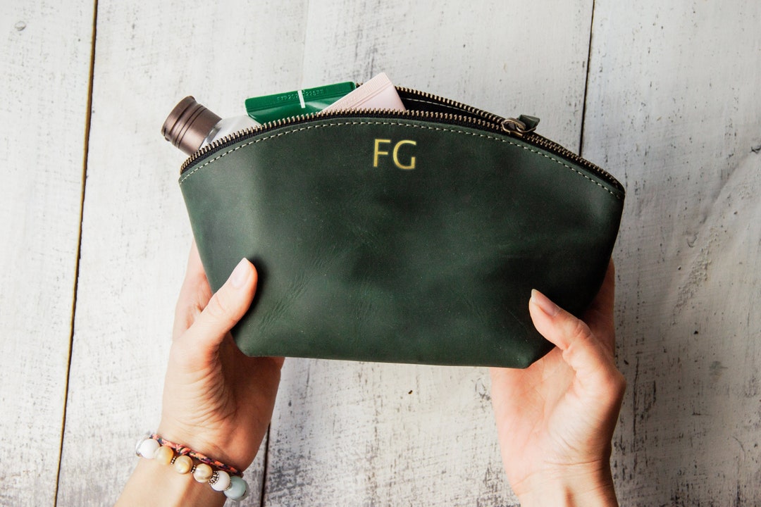 Featured image for the custom leather makeup bags guide