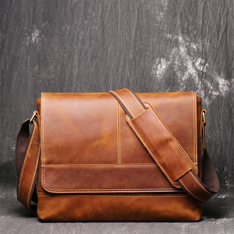 An application scenario or product detail of custom leather messenger bags - Image 11