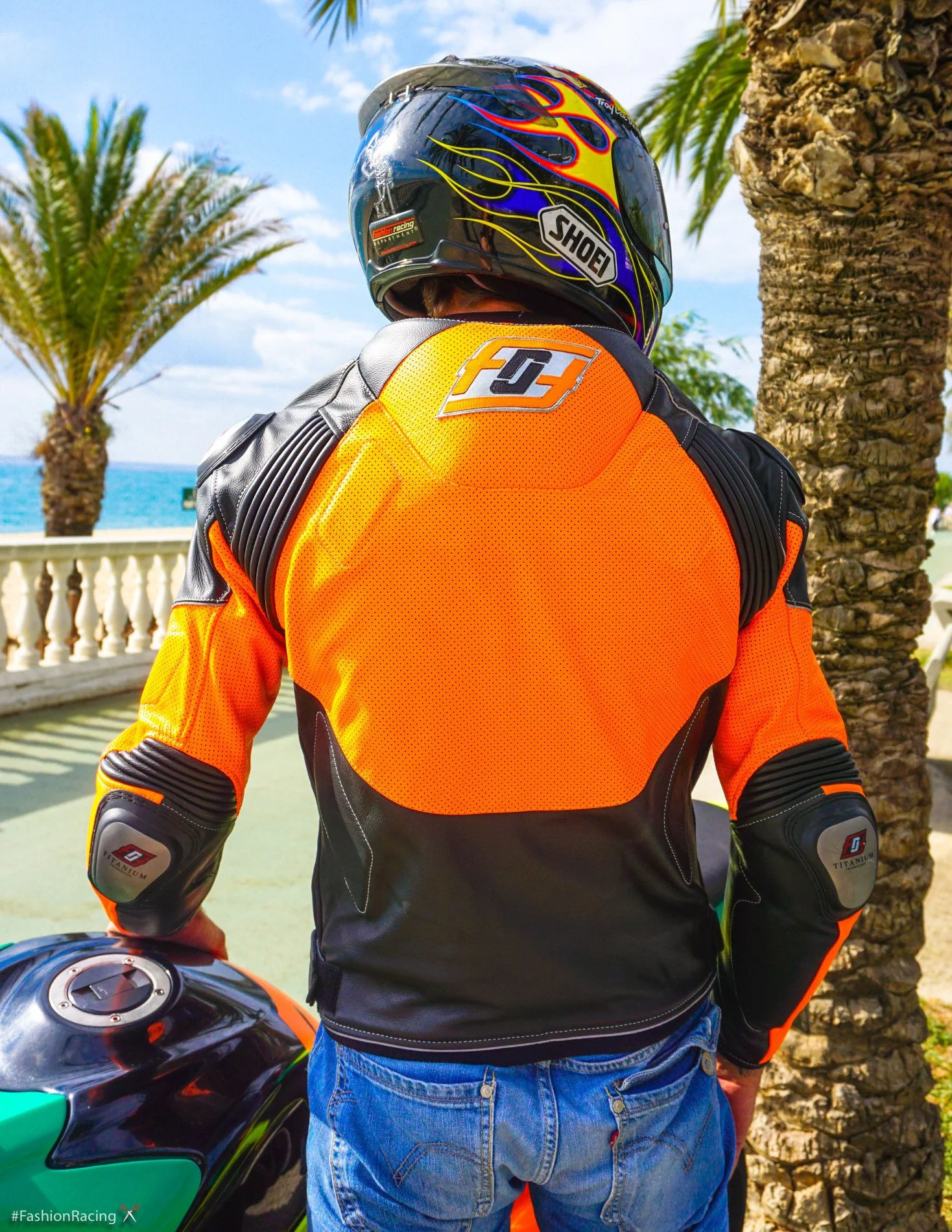 An application scenario or product detail of custom leather motorcycle jackets - Image 19