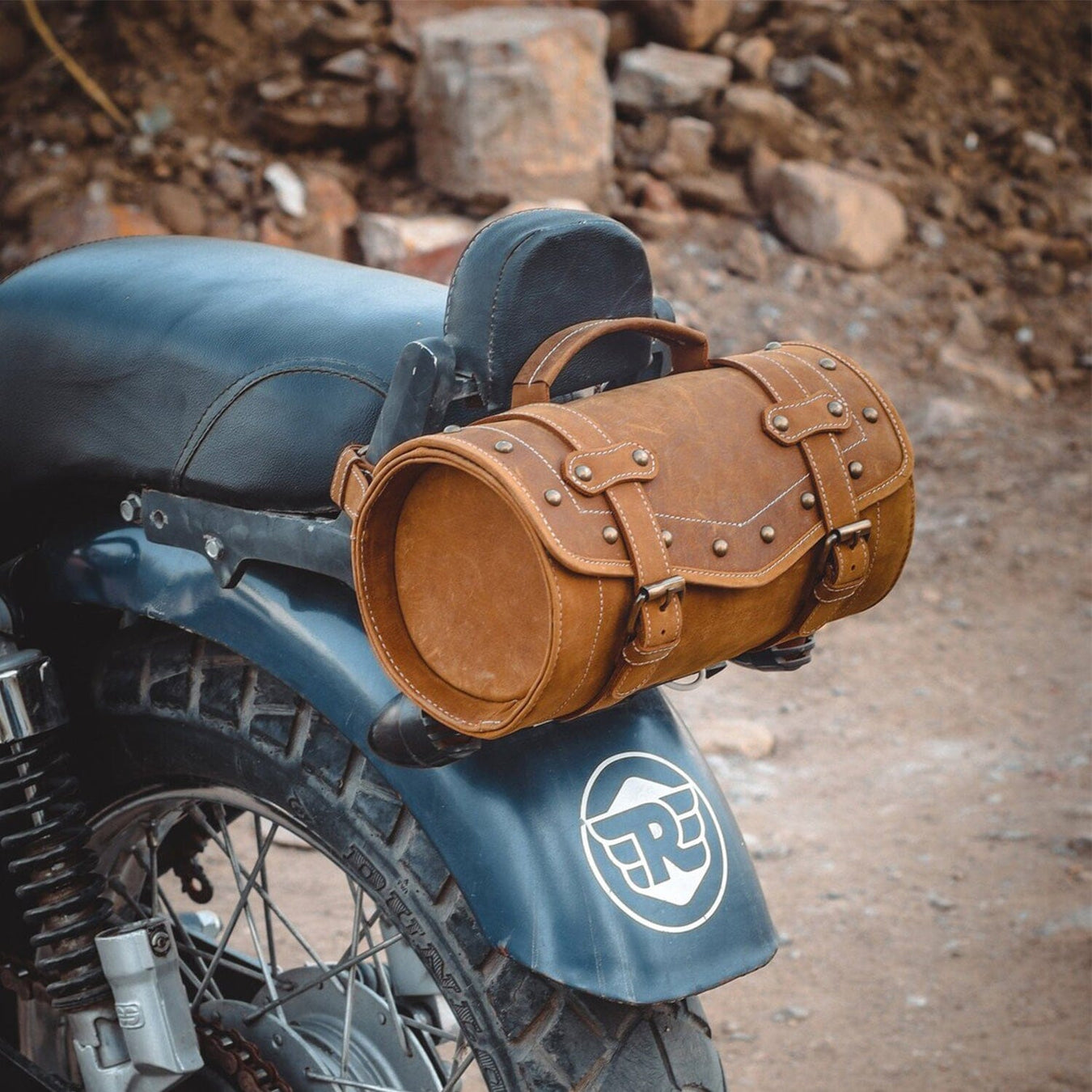 Featured image for the custom leather motorcycle saddlebags guide