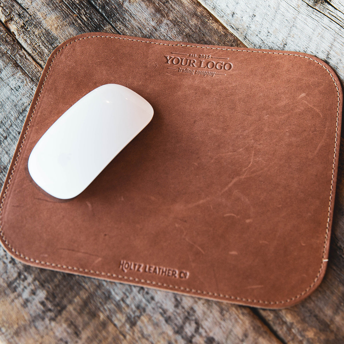 An application scenario or product detail of custom leather mouse pad - Image 1