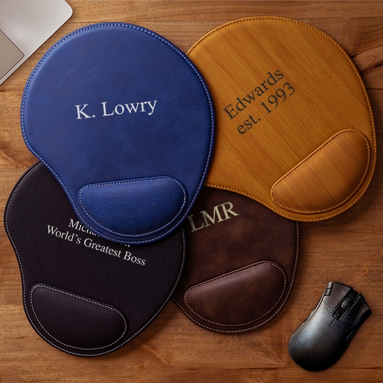 An application scenario or product detail of custom leather mouse pad - Image 6