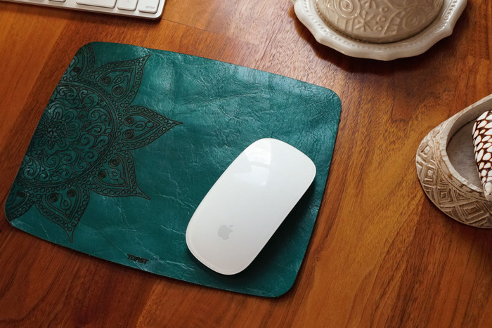 An application scenario or product detail of custom leather mouse pad - Image 20