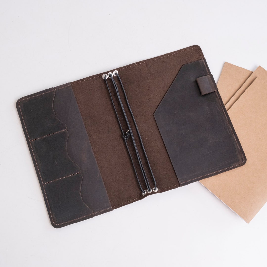 An application scenario or product detail of custom leather notebook cover - Image 6