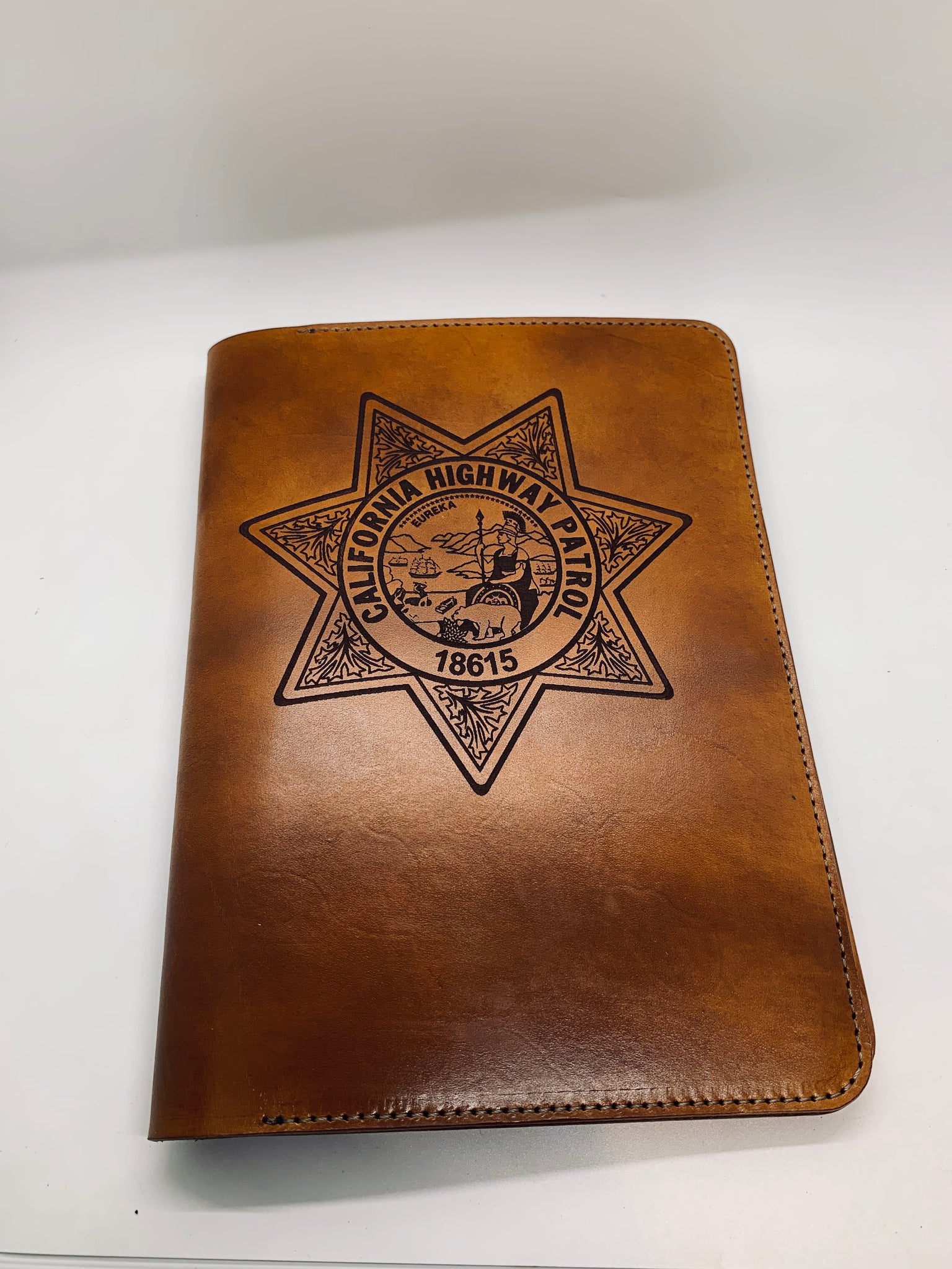 An application scenario or product detail of custom leather notepad - Image 10
