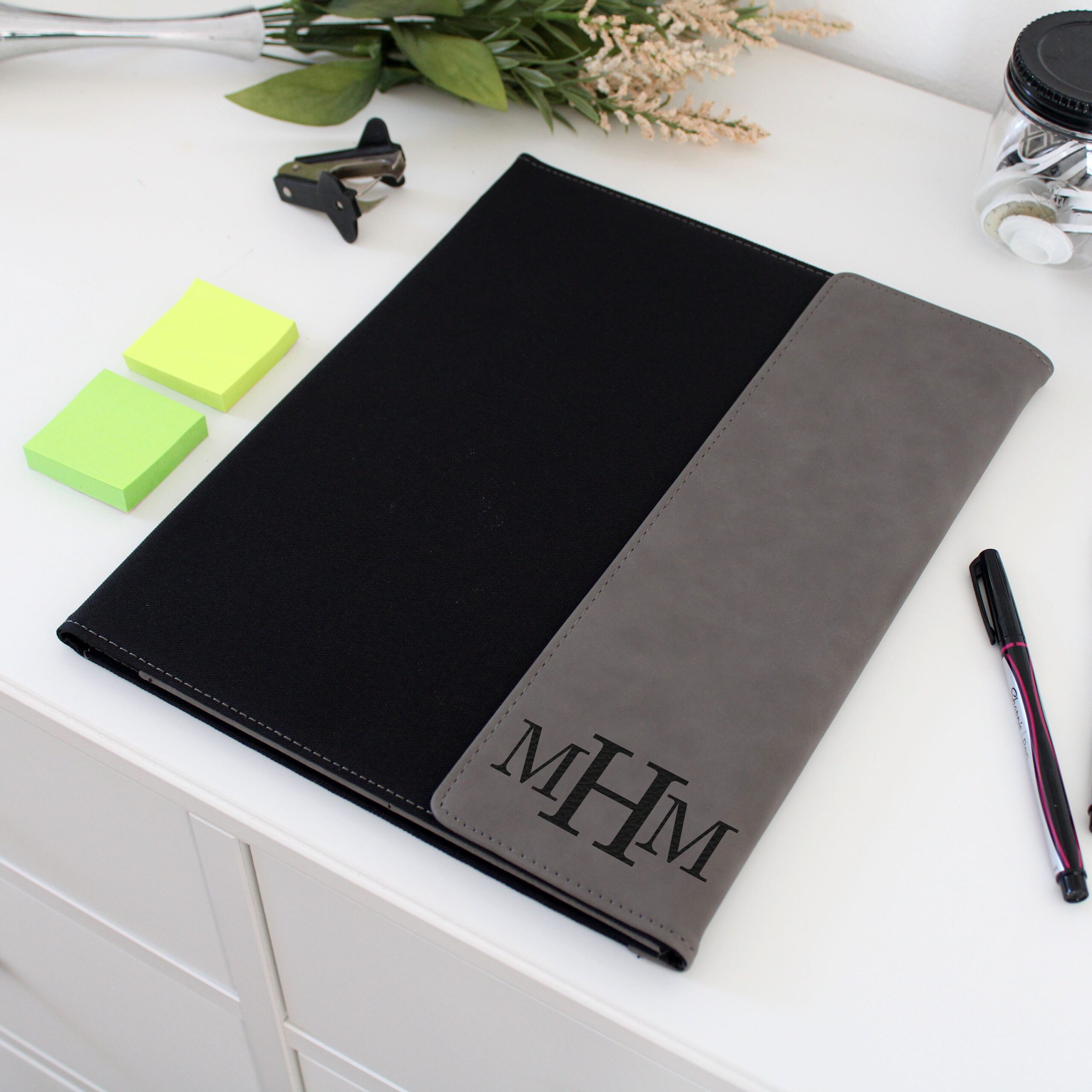 An application scenario or product detail of custom leather notepad - Image 13