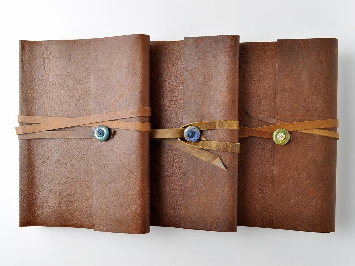 An application scenario or product detail of custom leather photo albums - Image 6