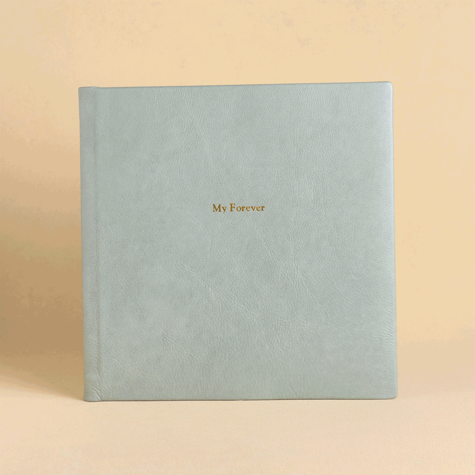 An application scenario or product detail of custom leather photo albums - Image 7