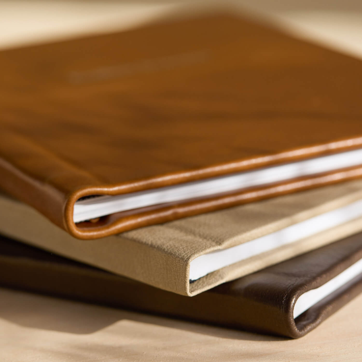 An application scenario or product detail of custom leather photo albums - Image 8