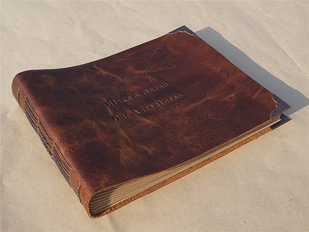 An application scenario or product detail of custom leather photo albums - Image 19