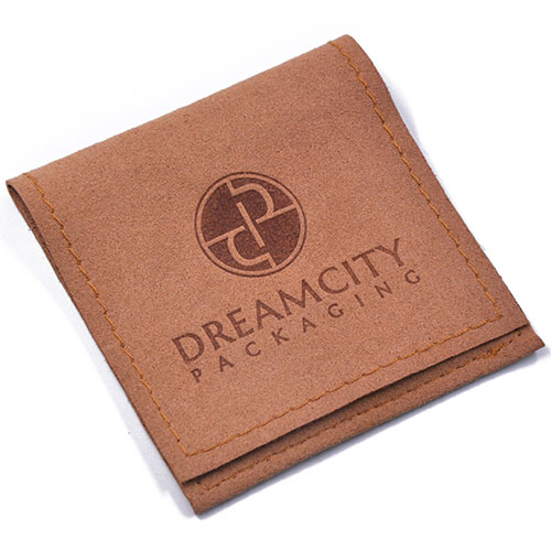 An application scenario or product detail of custom leather pouches - Image 8