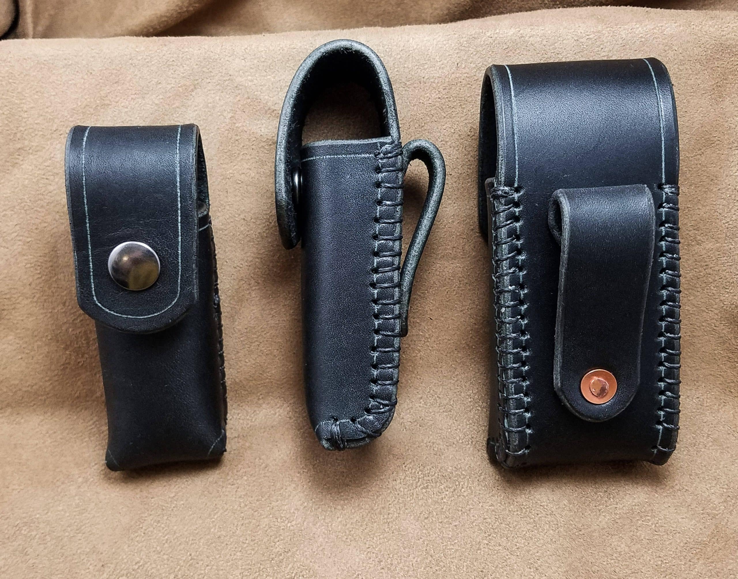 An application scenario or product detail of custom leather pouches - Image 19
