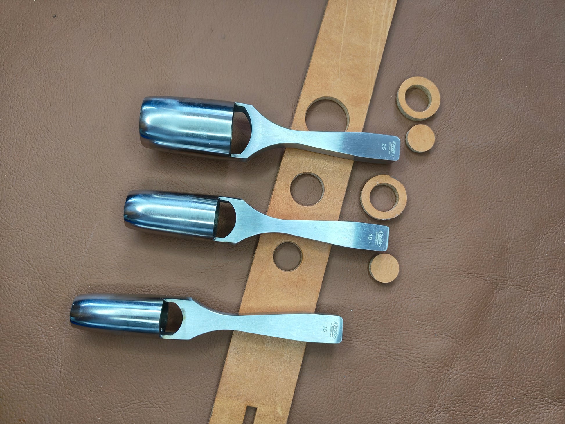 An application scenario or product detail of custom leather punch - Image 12