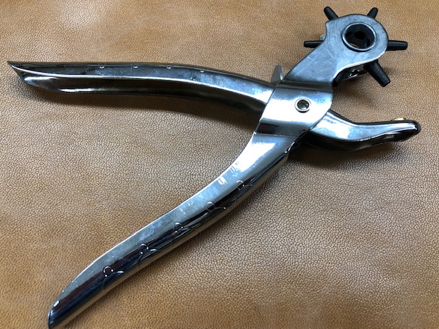 An application scenario or product detail of custom leather punch - Image 14