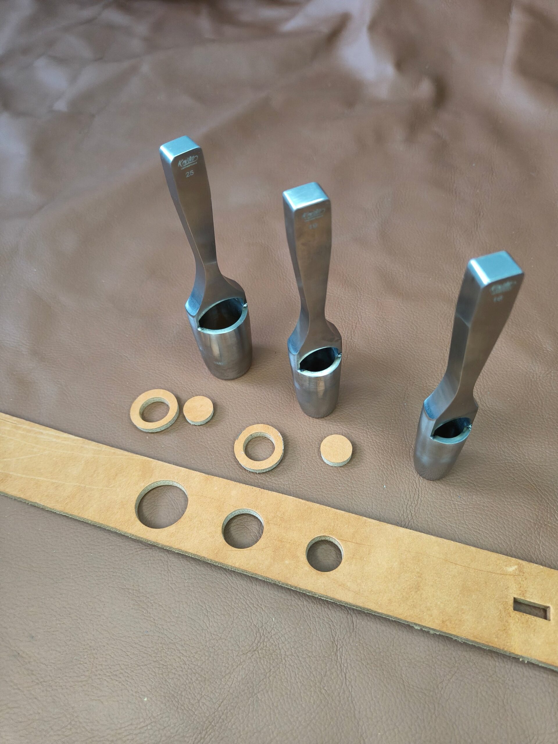 An application scenario or product detail of custom leather punch - Image 19