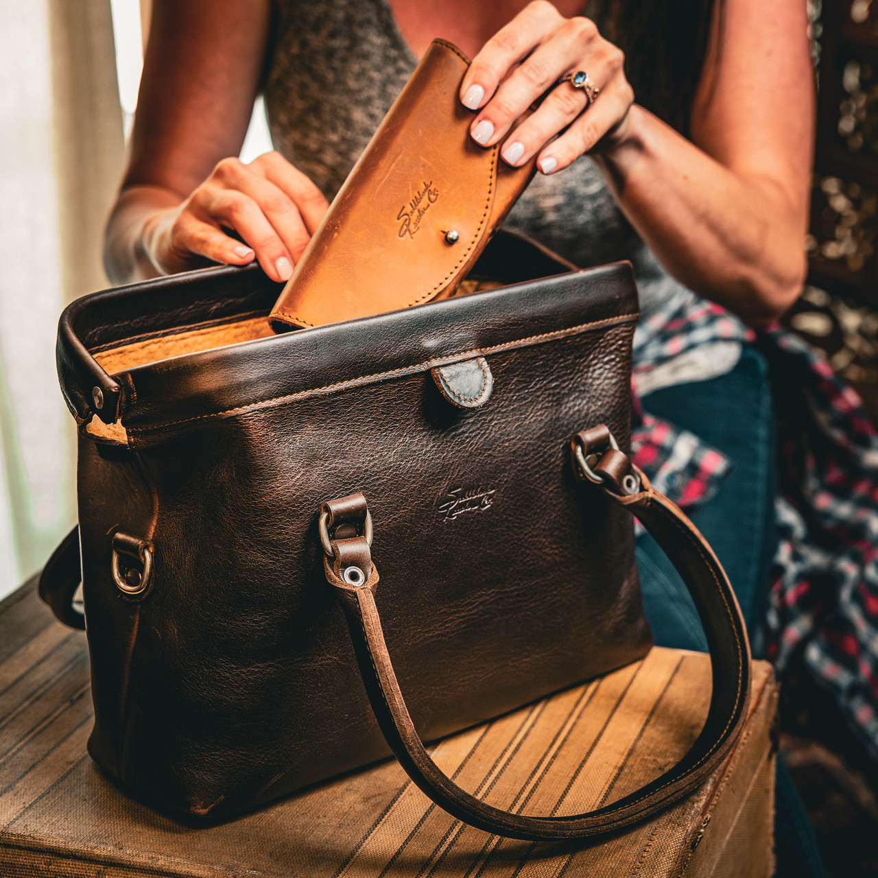 An application scenario or product detail of custom leather purse - Image 1