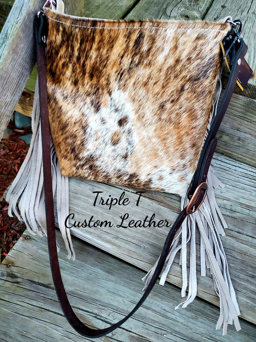 An application scenario or product detail of custom leather purse - Image 19