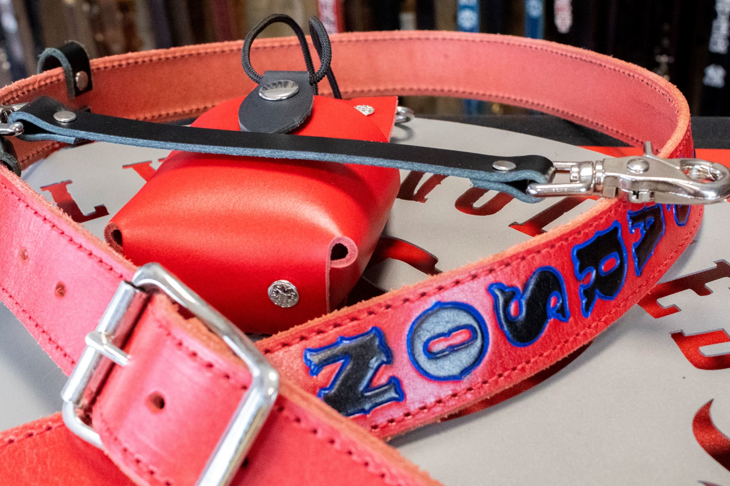 An application scenario or product detail of custom leather radio harness - Image 21
