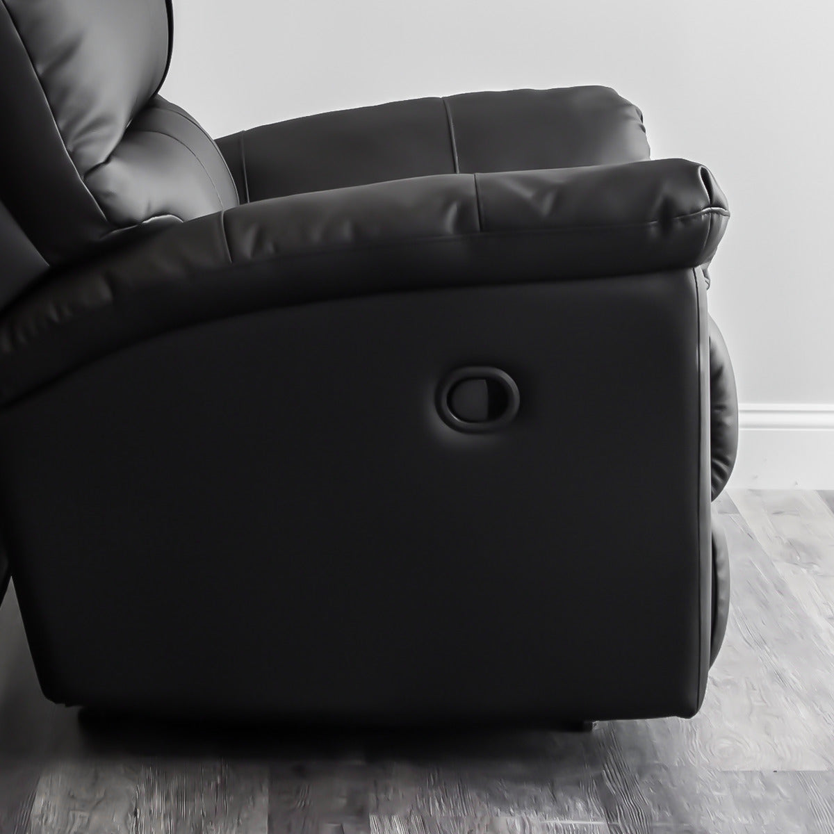 An application scenario or product detail of custom leather recliner - Image 19