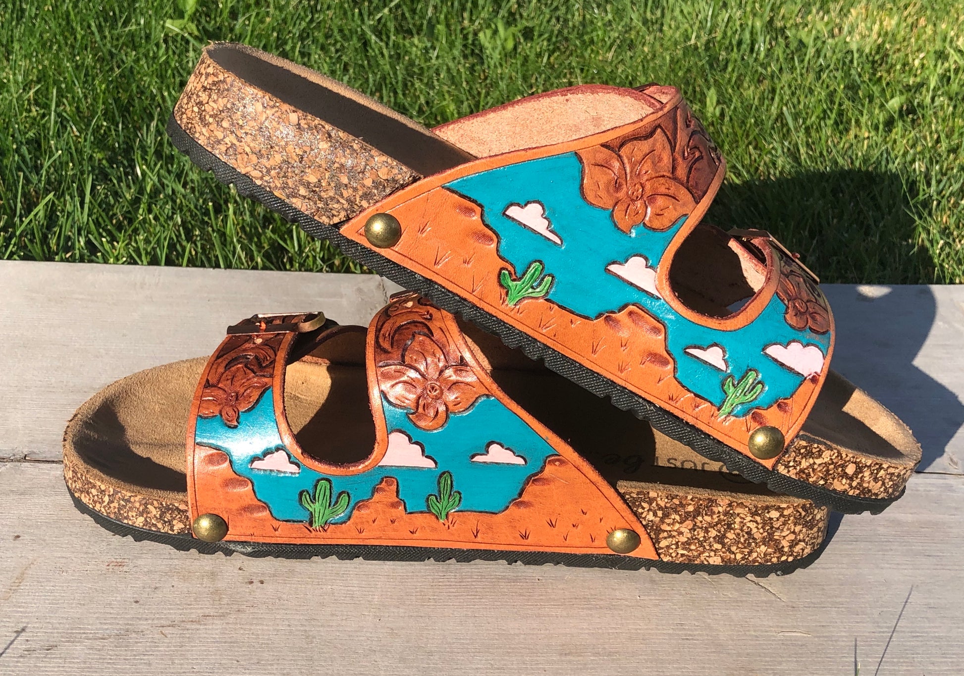 An application scenario or product detail of custom leather sandals - Image 20
