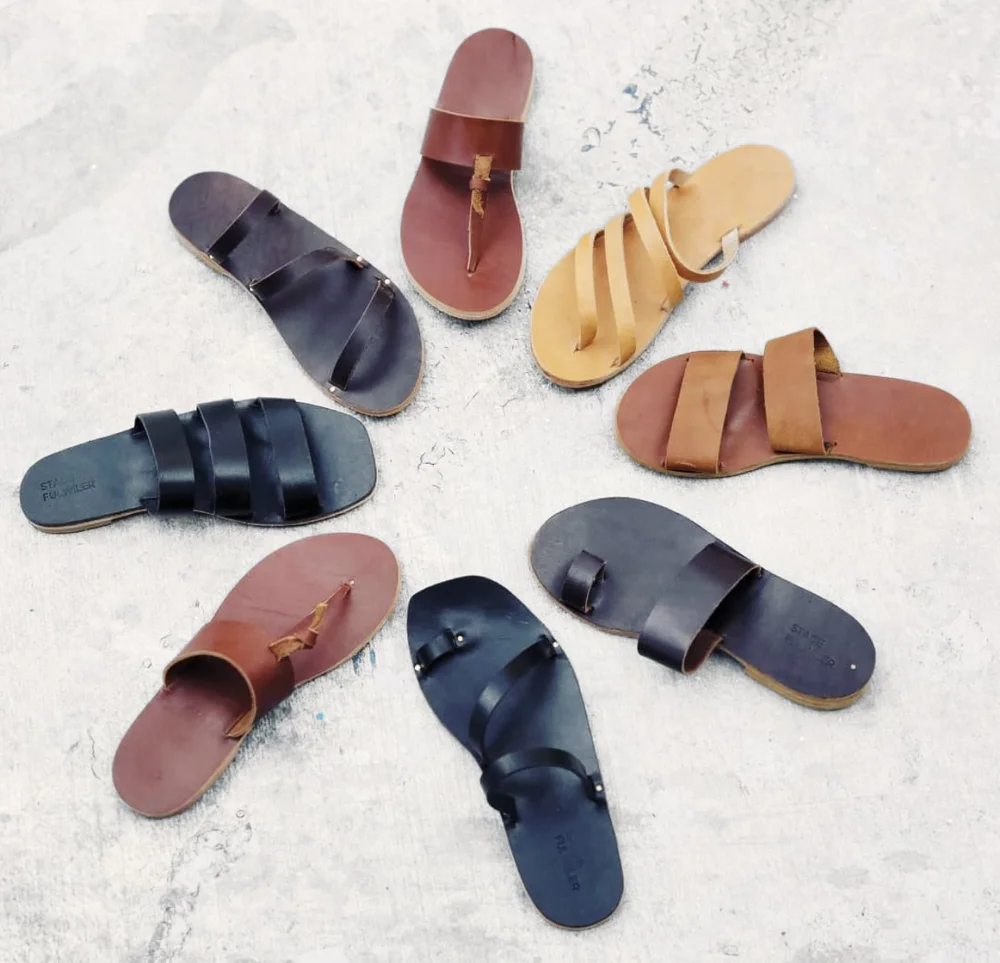An application scenario or product detail of custom leather sandals - Image 21