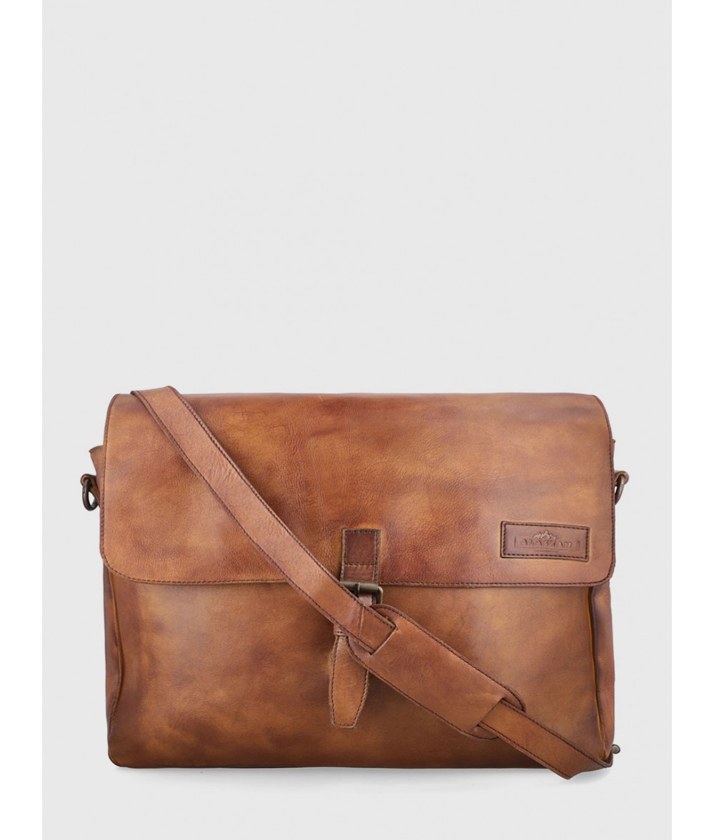 An application scenario or product detail of custom leather satchel - Image 3