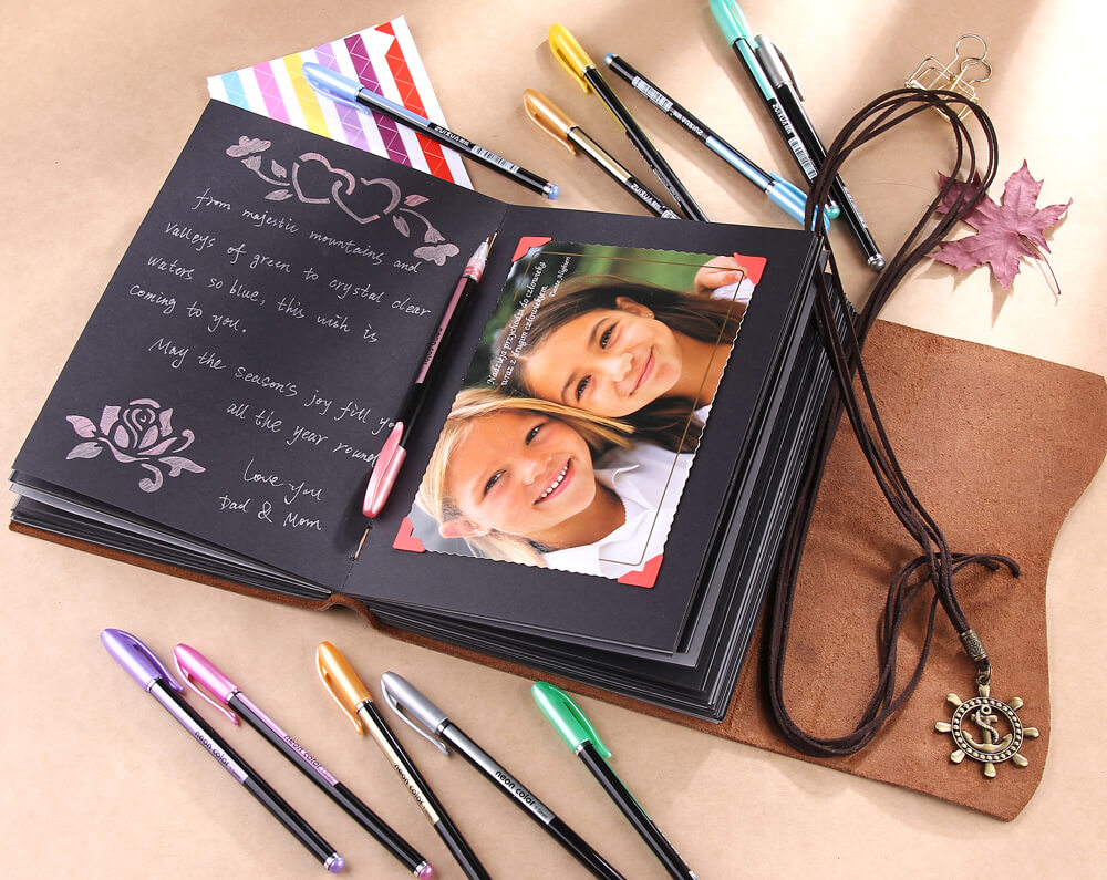 An application scenario or product detail of custom leather scrapbook - Image 9