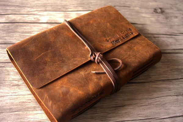An application scenario or product detail of custom leather scrapbook - Image 22
