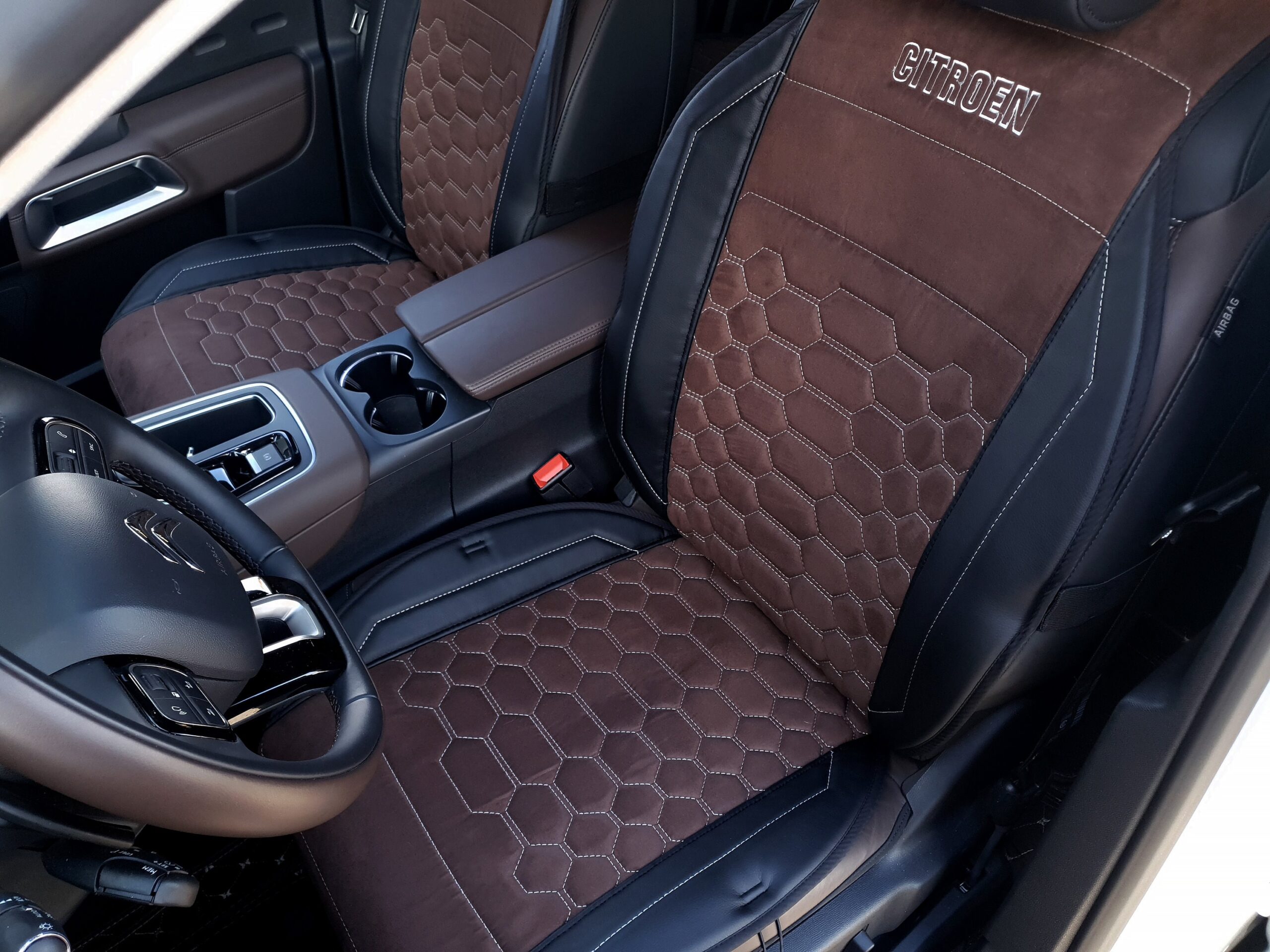 An application scenario or product detail of custom leather seat cover - Image 8