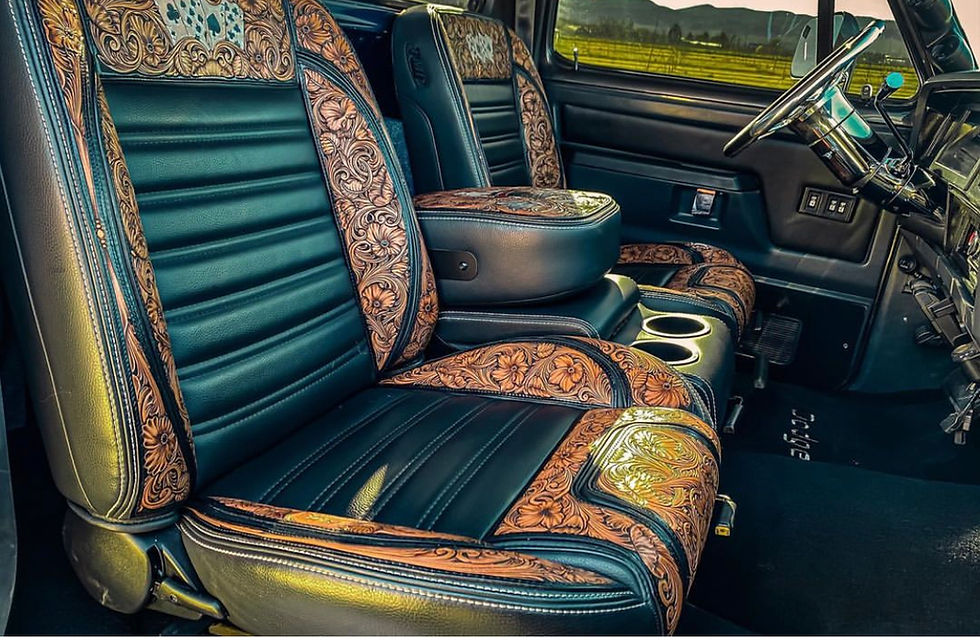 An application scenario or product detail of custom leather seat covers for trucks - Image 15