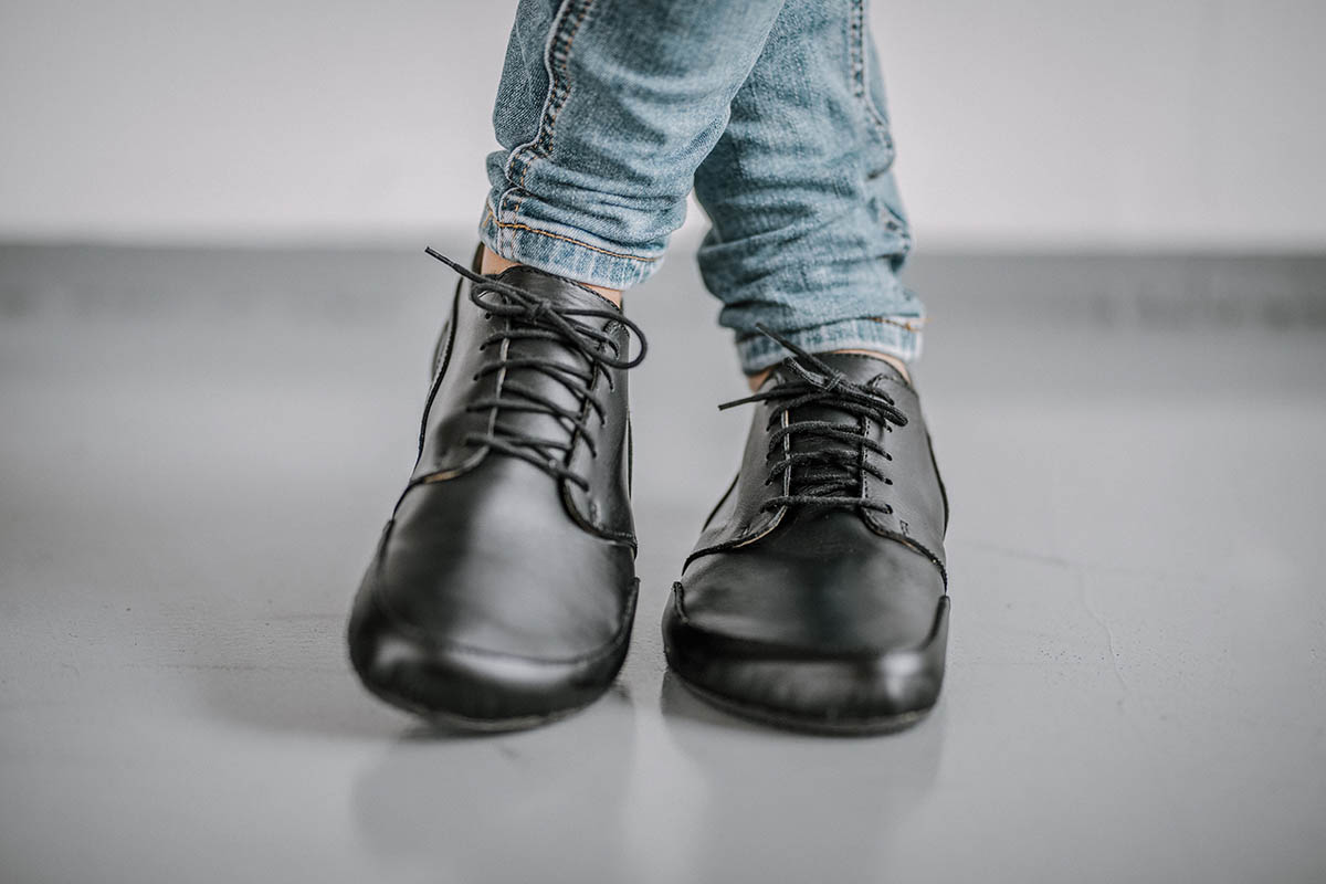 An application scenario or product detail of custom leather shoes - Image 12