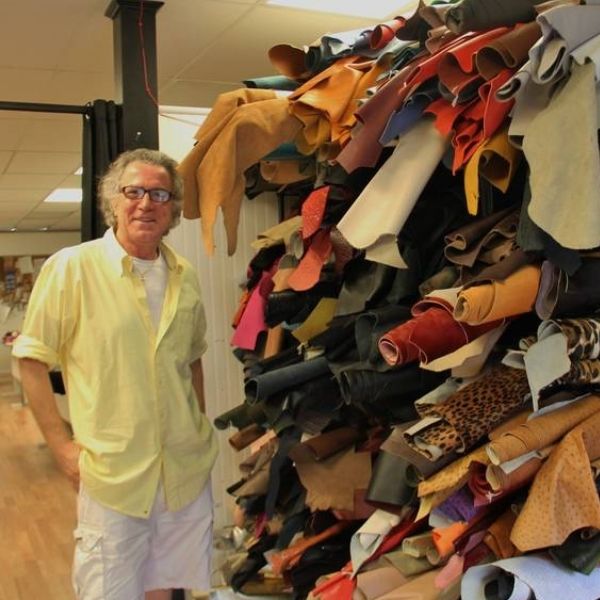 An application scenario or product detail of custom leather shops near me - Image 10