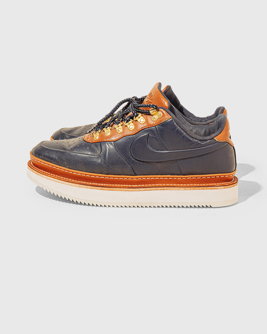 An application scenario or product detail of custom leather sneakers - Image 12