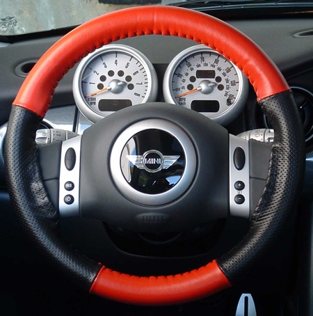 An application scenario or product detail of custom leather steering wheel covers - Image 13
