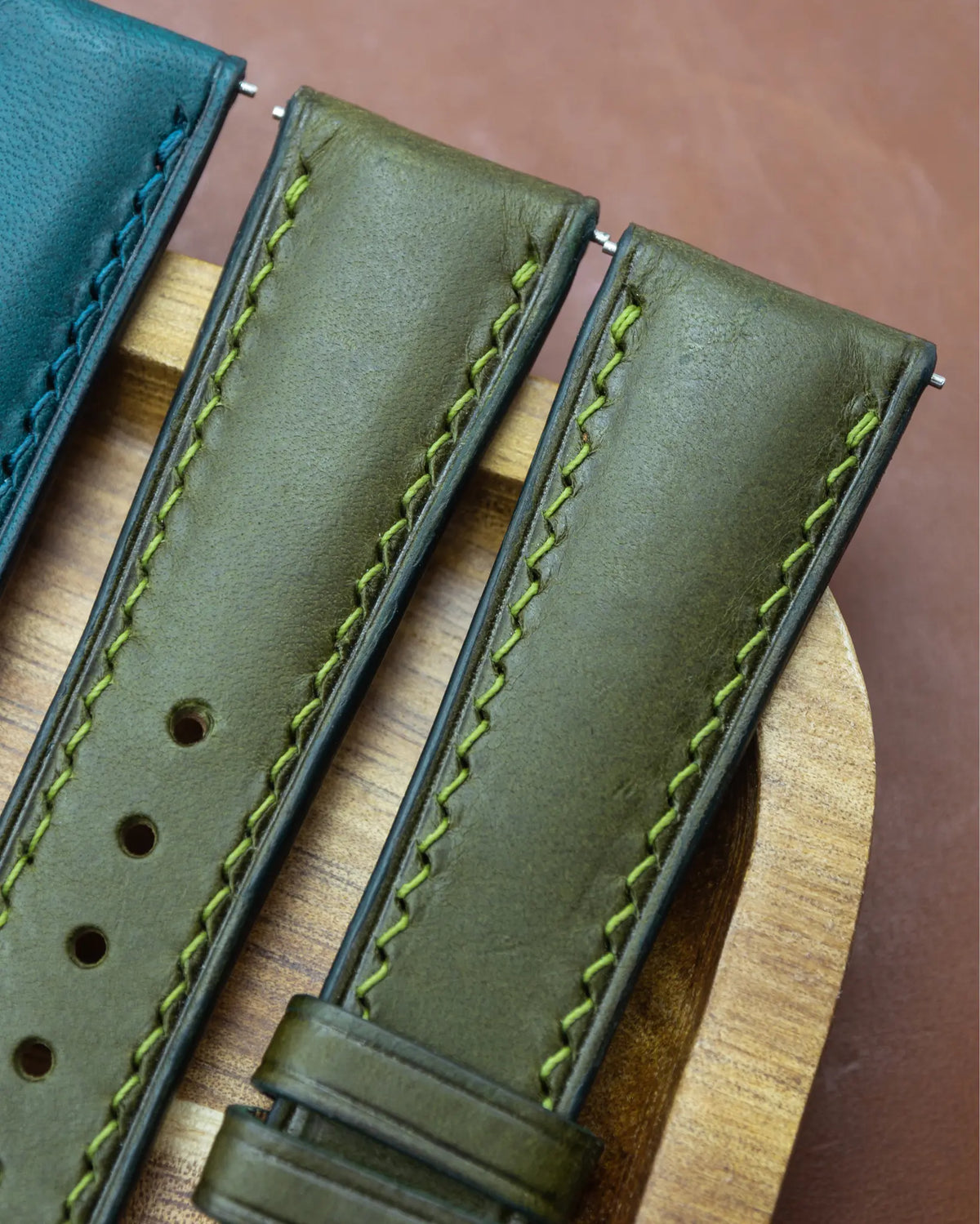 An application scenario or product detail of custom leather straps - Image 20