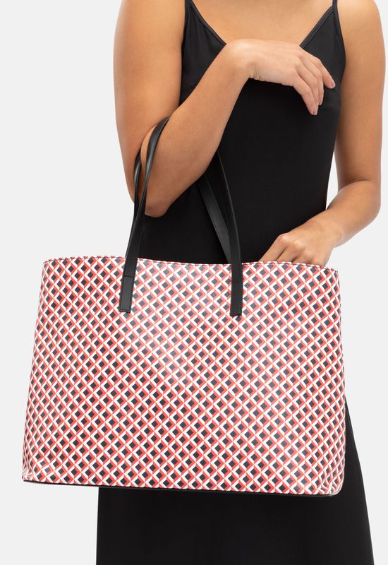 An application scenario or product detail of custom leather tote bags - Image 5