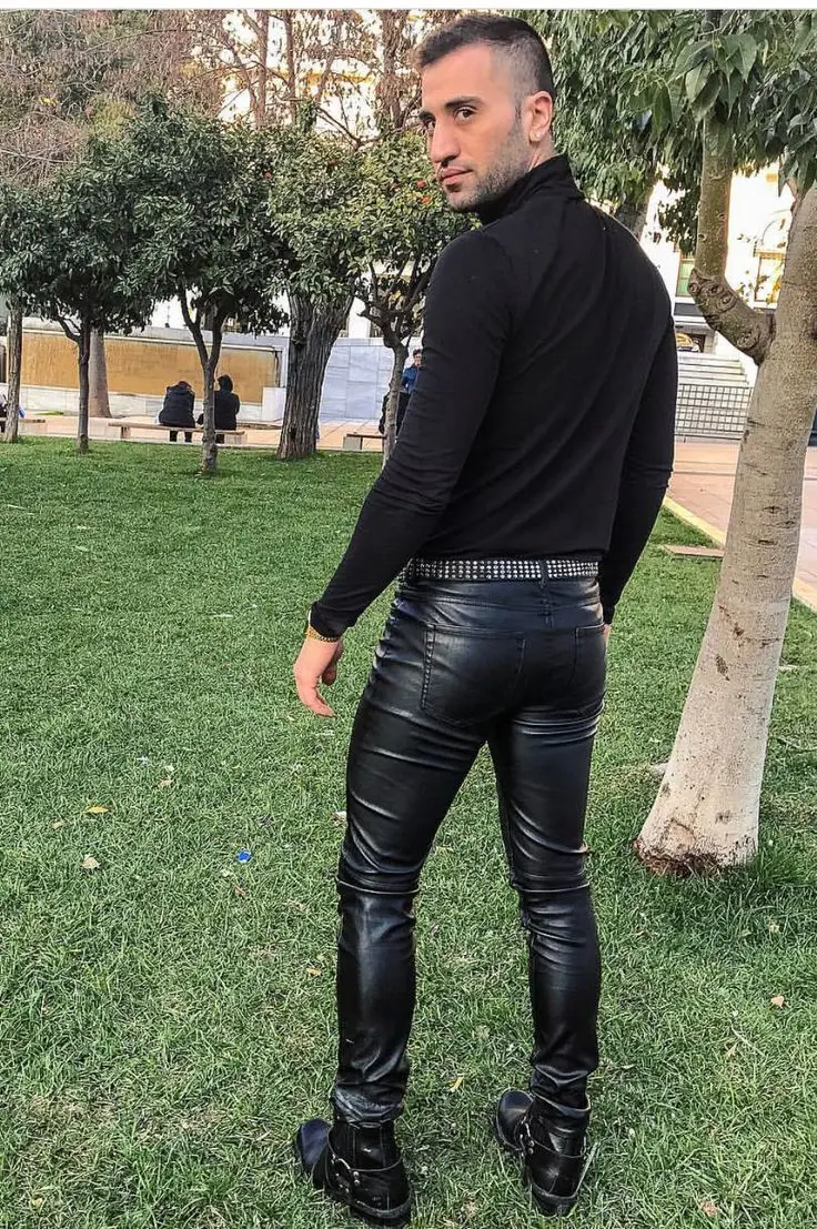 An application scenario or product detail of custom leather trousers - Image 17