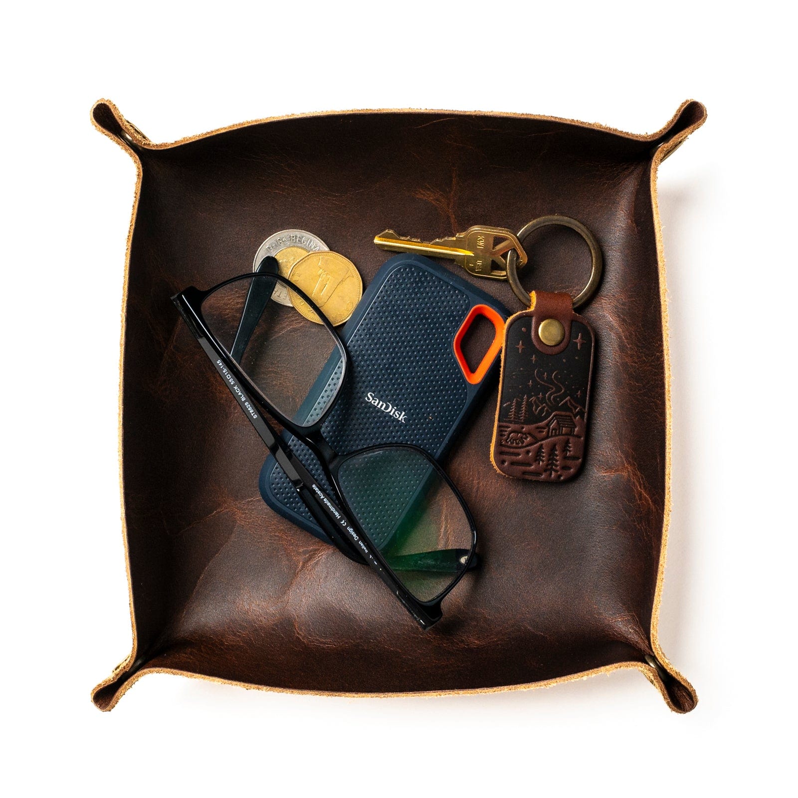 An application scenario or product detail of custom leather valet tray - Image 3
