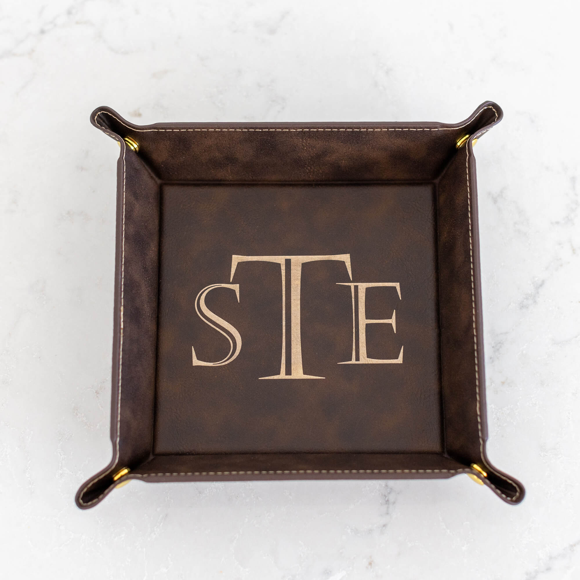 An application scenario or product detail of custom leather valet tray - Image 13