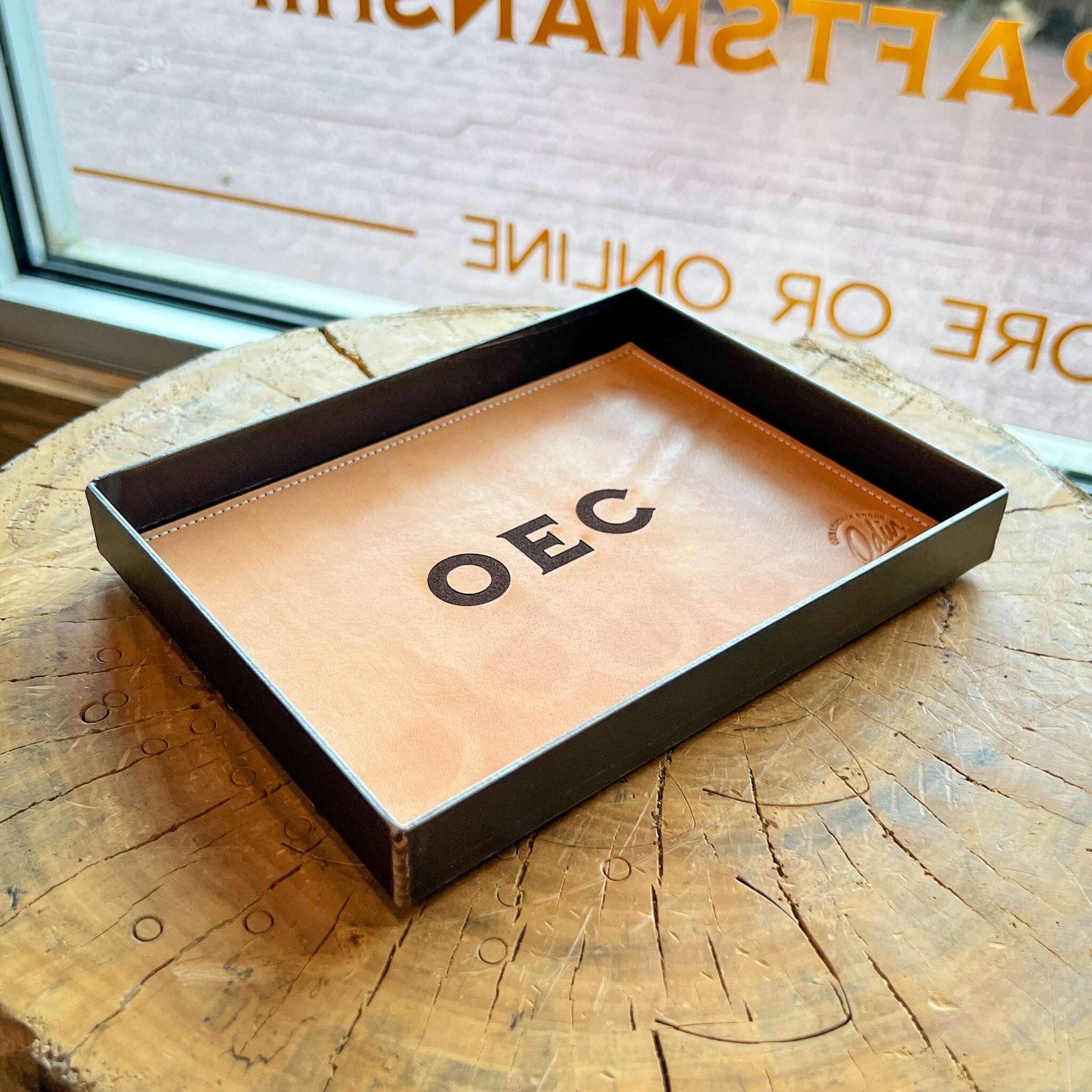 An application scenario or product detail of custom leather valet tray - Image 19