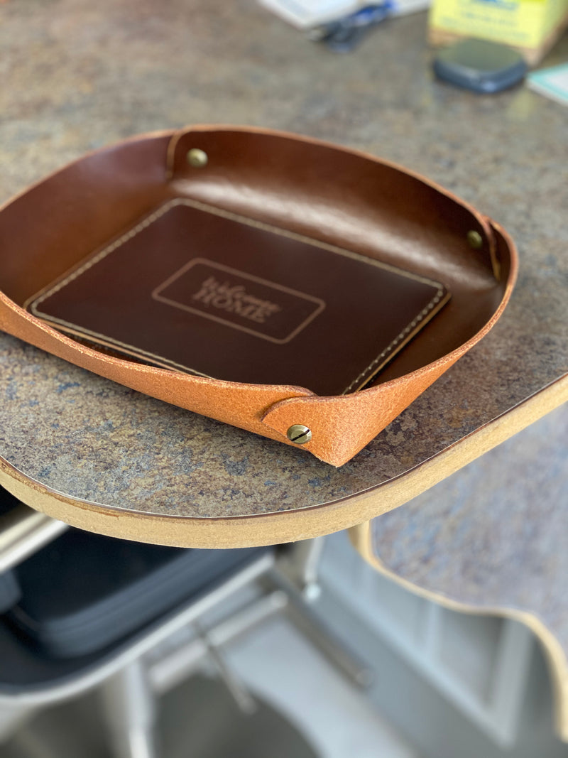An application scenario or product detail of custom leather valet tray - Image 20