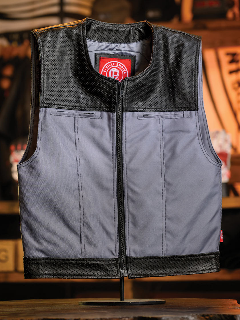 An application scenario or product detail of custom leather vest - Image 21