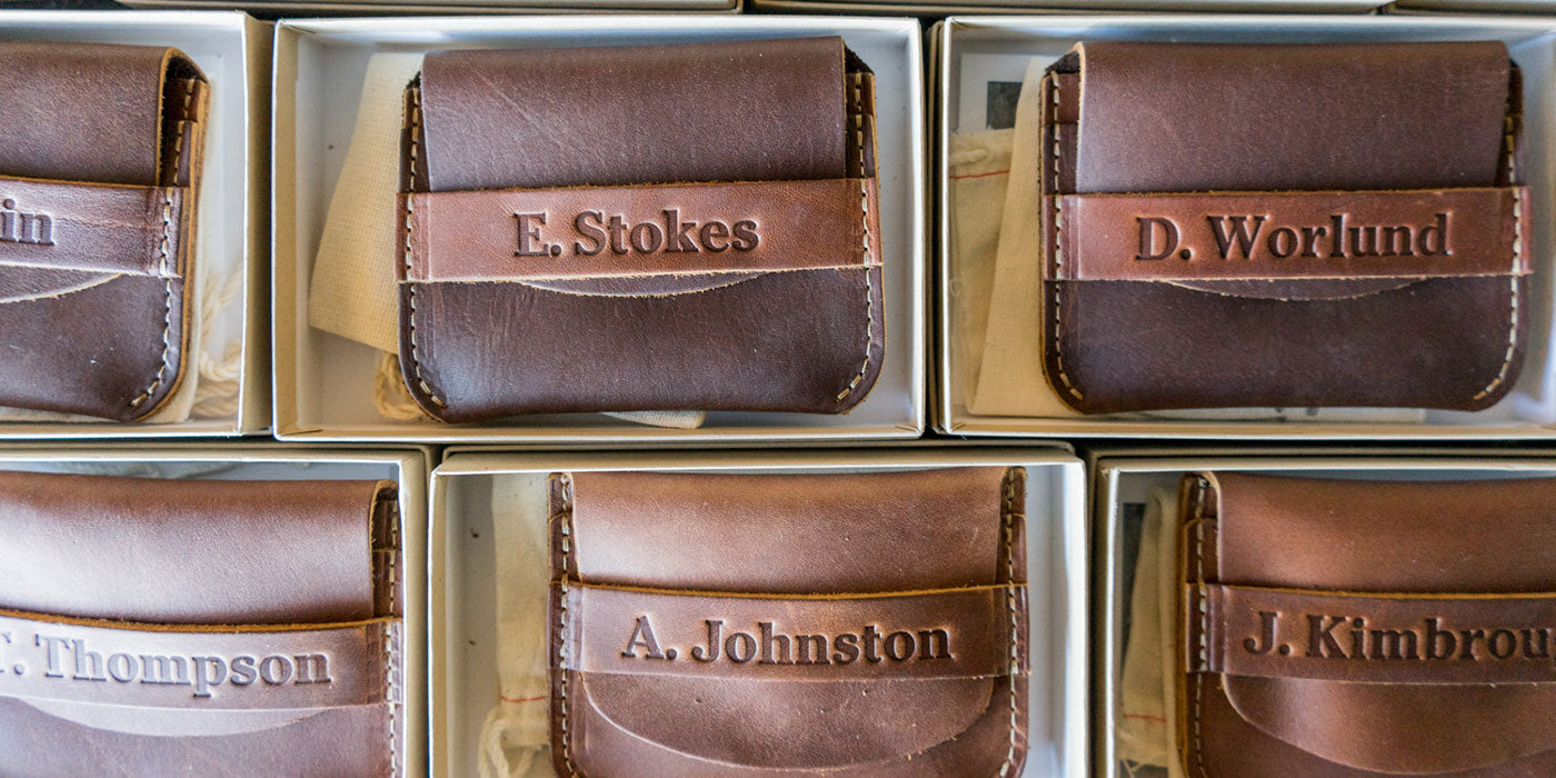 An application scenario or product detail of custom leather wallets - Image 16