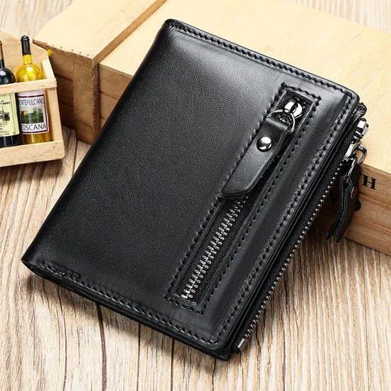 An application scenario or product detail of custom leather wallets for men - Image 8