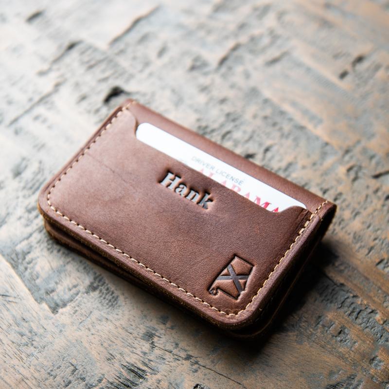 An application scenario or product detail of custom leather wallets for men - Image 19