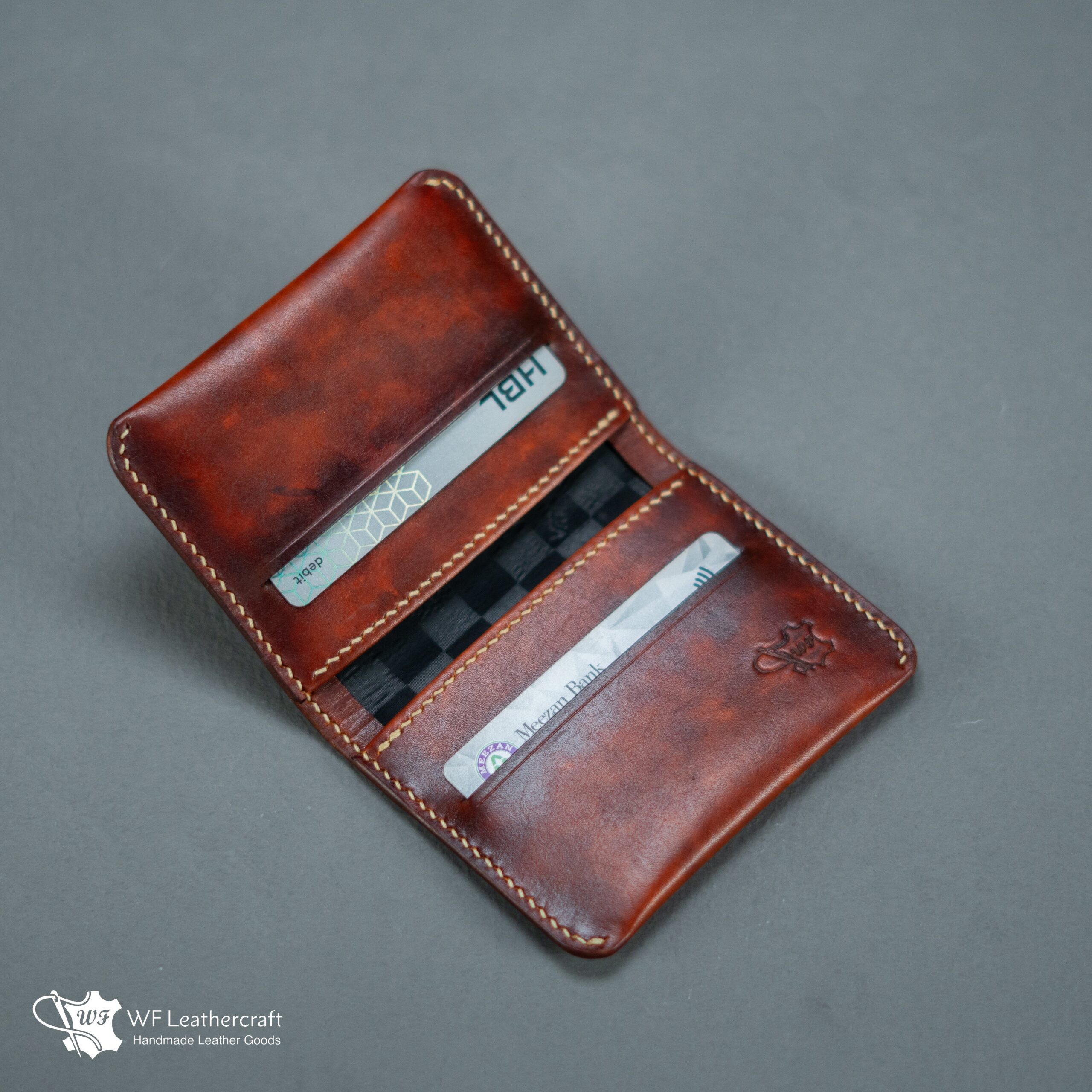 An application scenario or product detail of custom leather wallets for men - Image 20