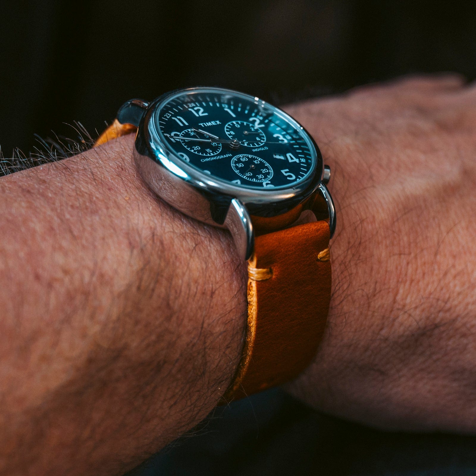 An application scenario or product detail of custom leather watch straps - Image 7