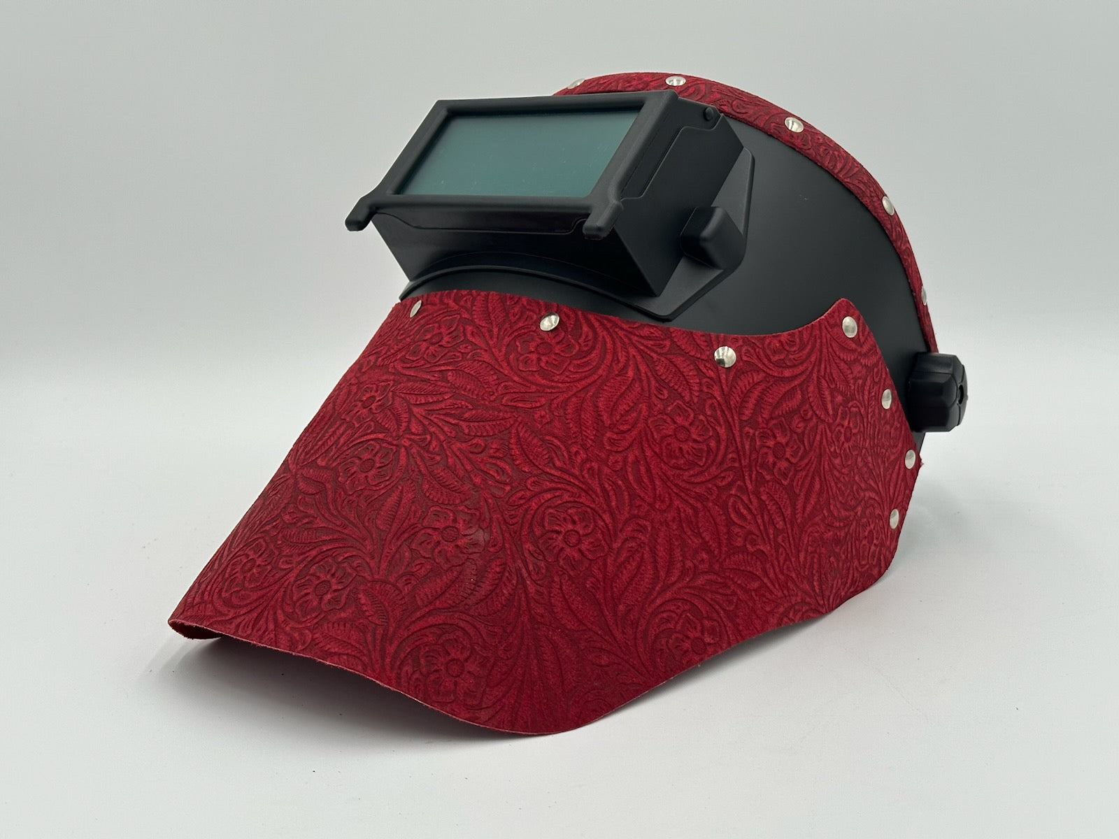 An application scenario or product detail of custom leather welding hoods - Image 15